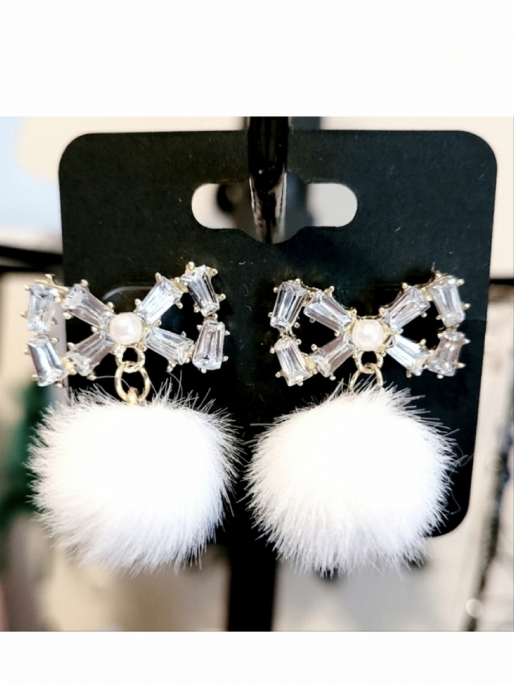 🌺White Feather Pom Pom Earings Cocktail Earings Statement Earings